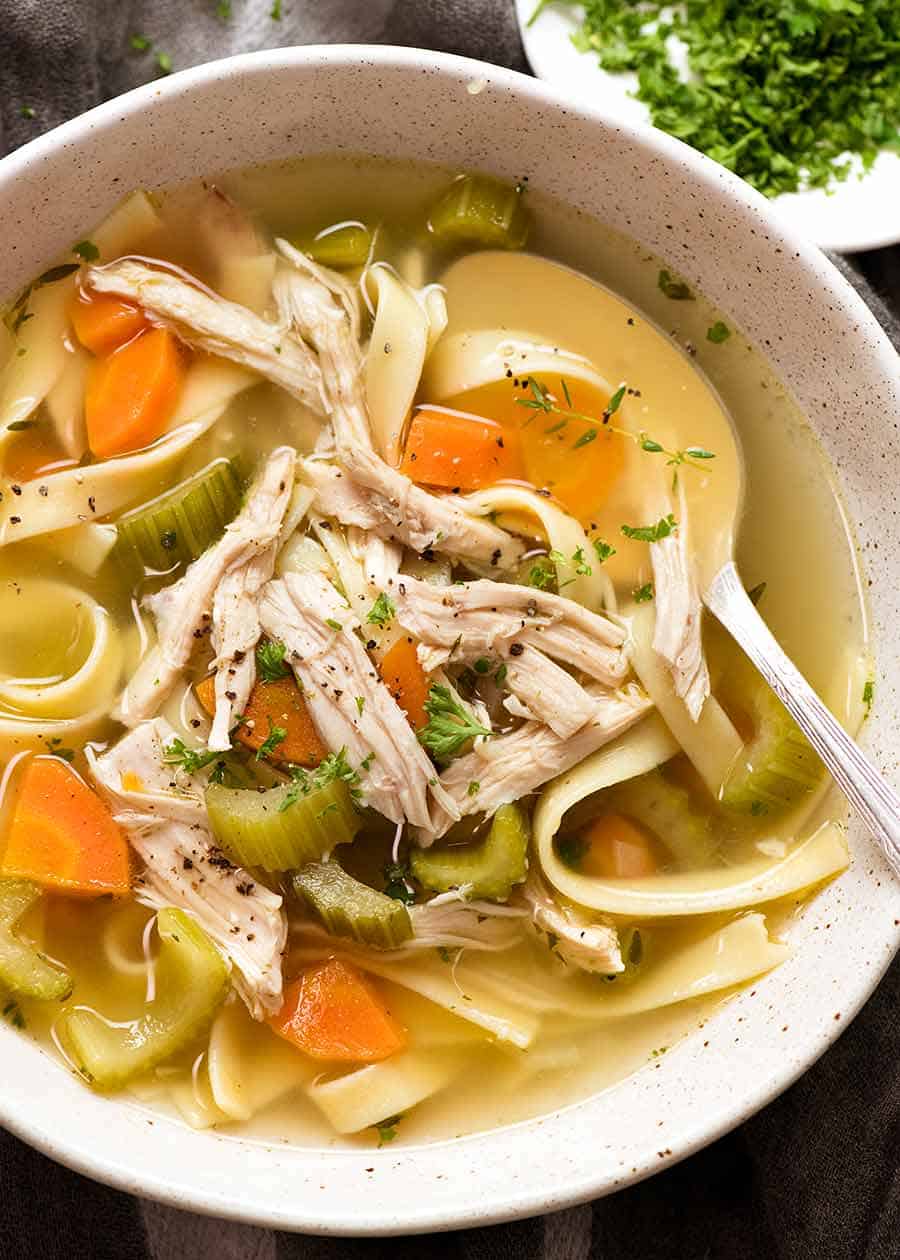 شوربة دجاج بالخضار